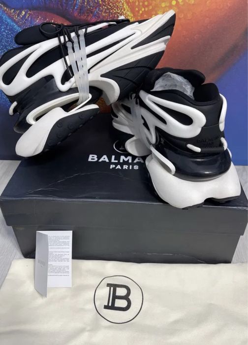 Balmain unicorn black and white