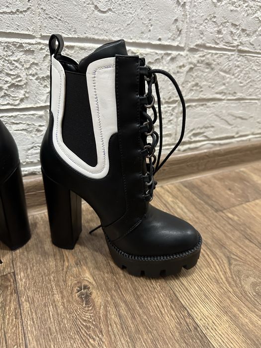 Осение ботинки новые