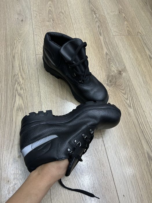 Продаются ботинки
