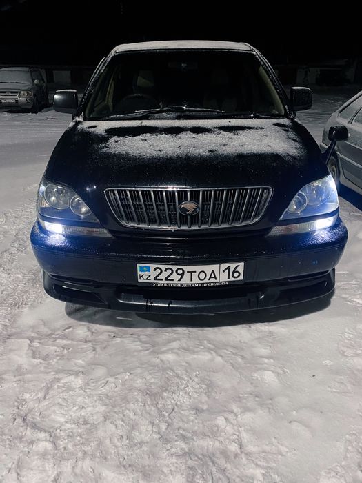Toyota Harrier —