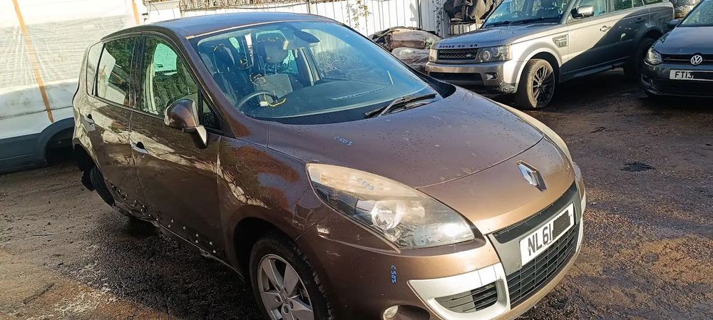Dezmembrari / Dezmembrez Renault Scenic 3 (J95) Facelift 1.6 Benz K4M858 cutie viteze manuala cod culoare Maro metalizat