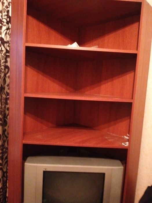 Книжный шкаф для прихожей