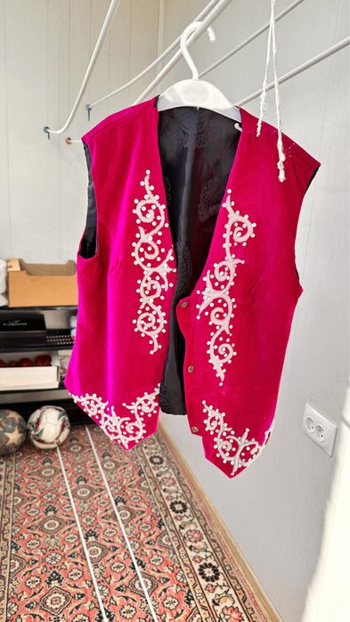 Продам жилетку. Район центра