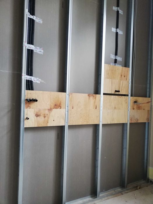 Electrician cu experienta