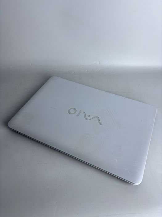Ноутбук Sony Vaio core i3 с видеокартой