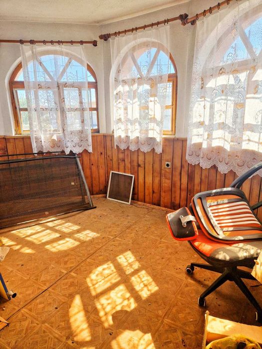 Имот Корект продава обзаведена Двуетажна Къща, с. Боянци, обл. Пловдив