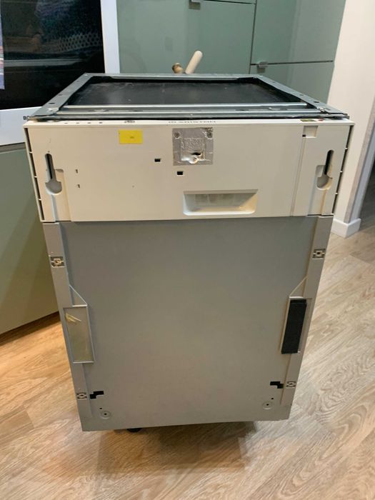 Продам посудомоечную машину