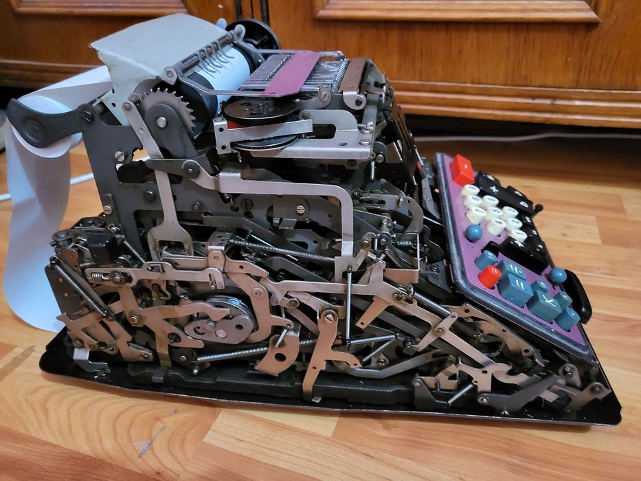 Masina de calcul Olivetti Divisumma 24 recondionata