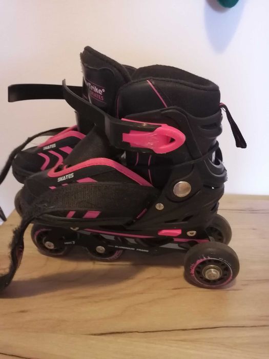 Vând role-patine de fetite, reglabile,reglabile mărimea 28-32!