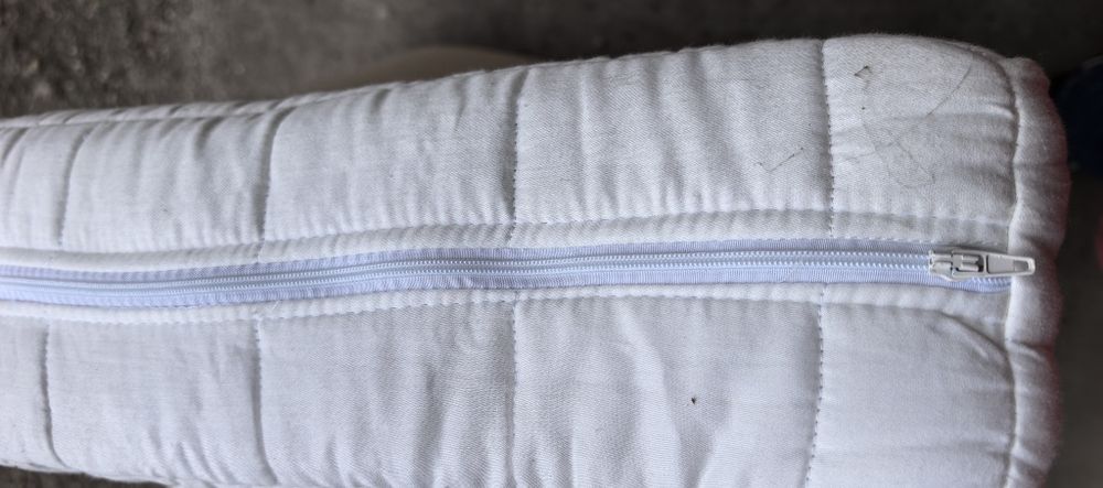 Pătuț bebe și masa de infasat