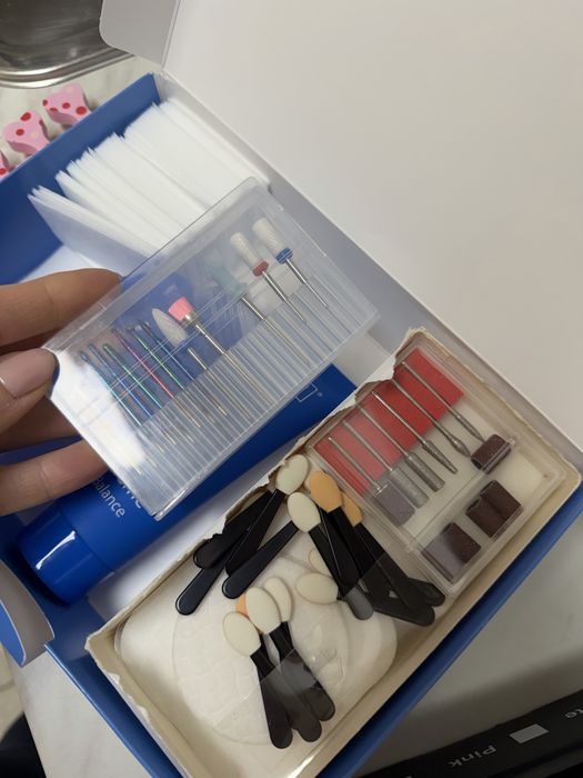 Електрическа пила, лампа и гел лак Kodi