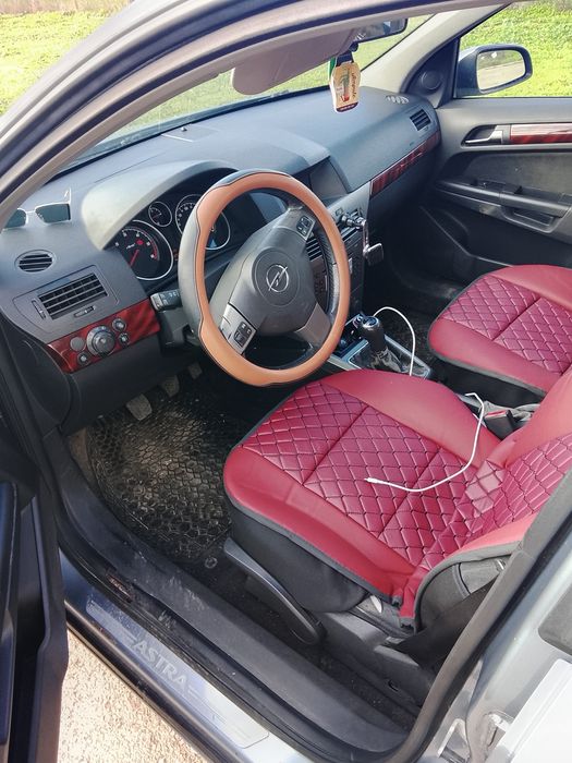 Продавам Опел Астра