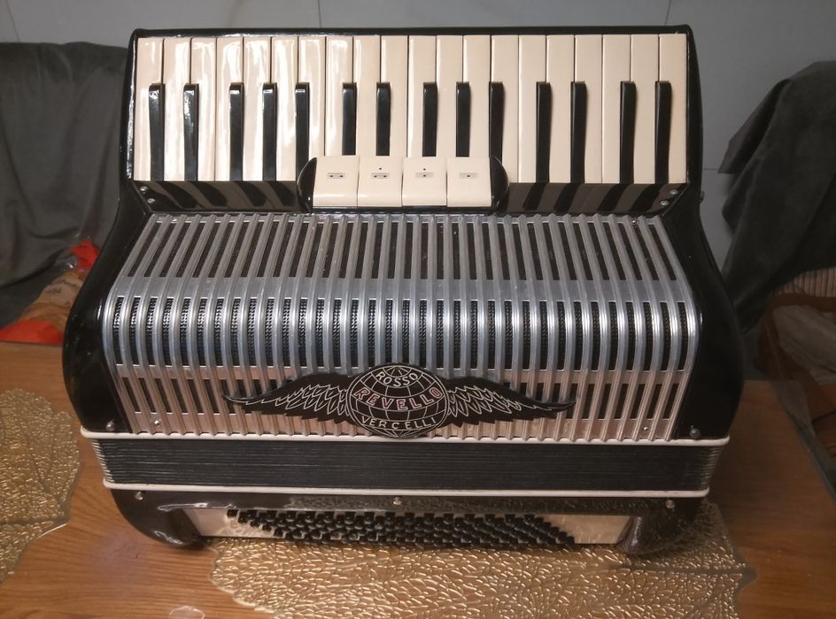 Acordeon Rossi revello vercelli