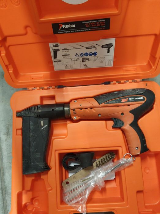 Спит Пулса 370  Spit Pulsa пистолет  за директен монтаж в бетон метал