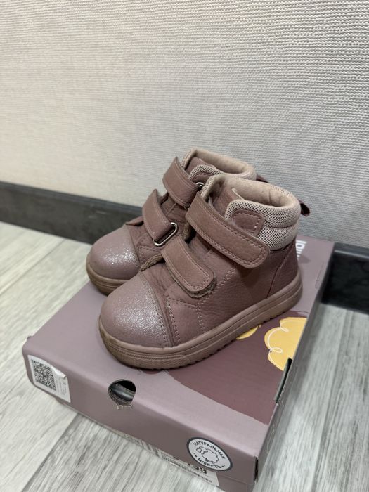 Продам ботиночки на весну