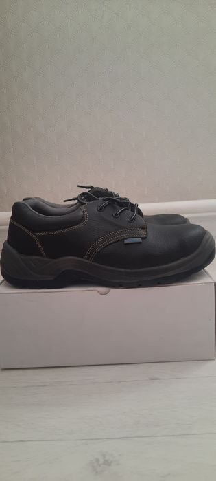 Спец ботинка жаңа бағасы 60000мың теңге