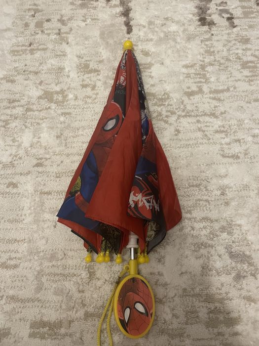 Vând umbrela pentru copii Spiderman