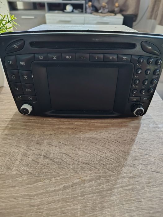 Продавам оригинално радио/мултимедия Mercedes-Benz COMAND 2.0.
Подходя