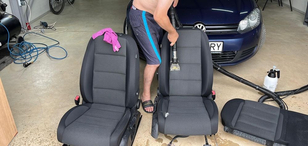 Curățare tapiterii  interioare  detailing auto