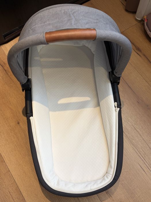 Зимен кош Cybex Kody Pure Lux + зимно чувалче