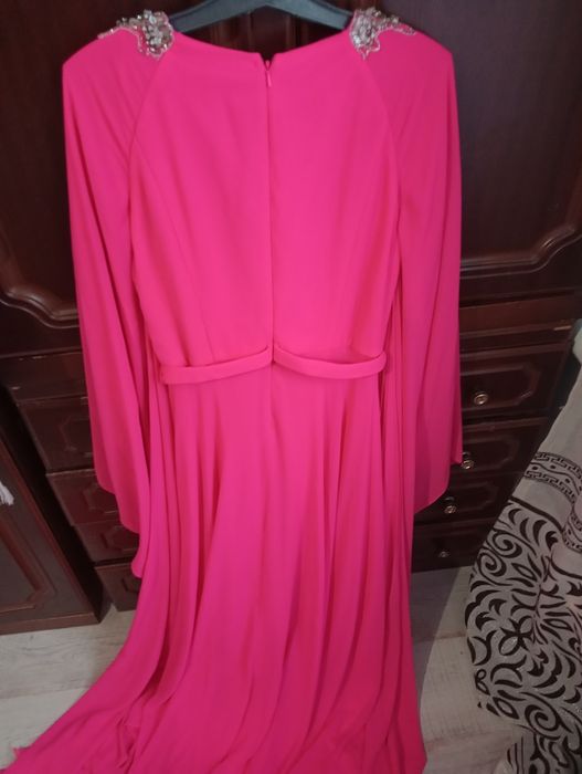 Красивое розовое платье