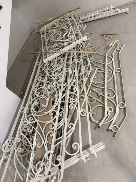 Енги зинани перилласи