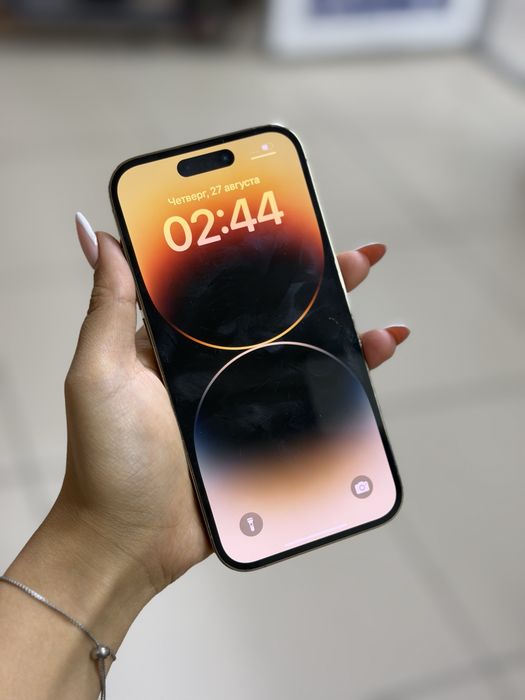 iPhone 14 Pro /