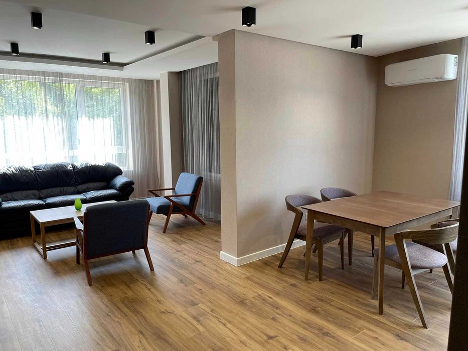 Дава се под наем Тристаен апартамент в София, Студентски град - 125 кв.м за 950 € - Снимка #3