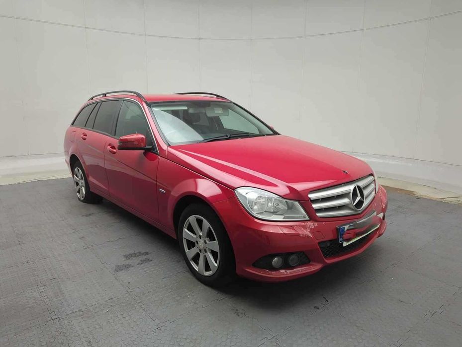 Dezmembrari dezmembrez Mercedes w204 2.2 CDI cod motor OM651911