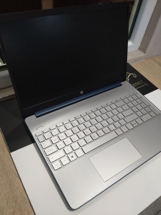 Laptop HP 15s-fq3018nq
