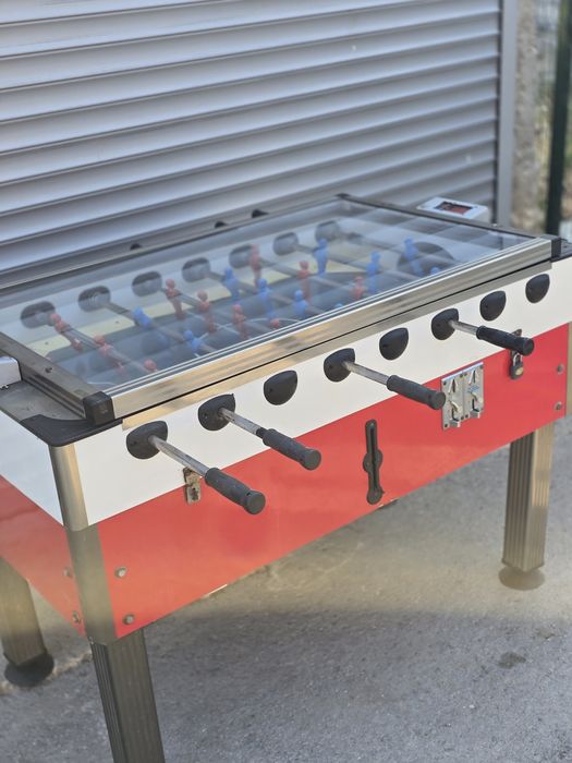 Професионална джага работеща с € монети и жетони