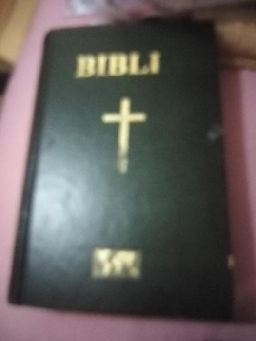 Vind biblie preț negociabil mulțumesc mult