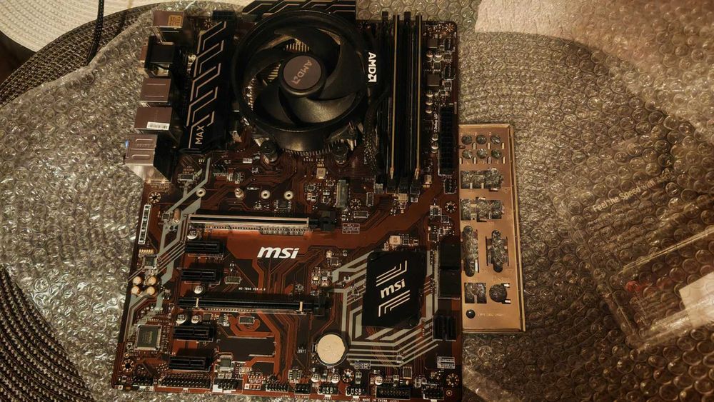 MSI B450-A PRO MAX + Ryzen 5 3600, шестядрен  + 16GB RAM