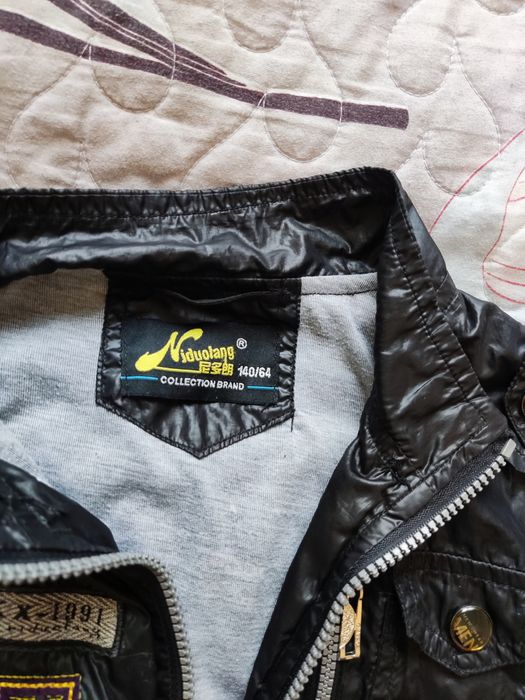 Ветровка -куртка на мальчик.на рост 130-140.не промокает.очень хорошая