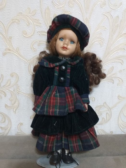 Куклы фарфоровые