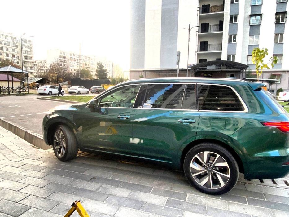 Срочно !!!   !! Li one , li one  зелёный 21/24йил , сотилади