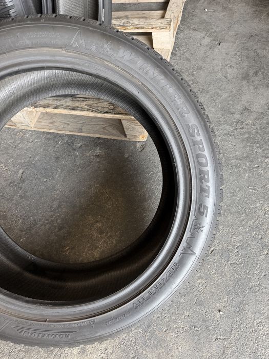 4 anvelope iarna ca NOI 235/45/18 , Dunlop , 8 mm !