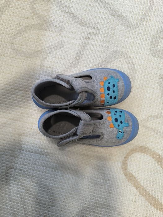Детски пантофи befado и обувки Milash