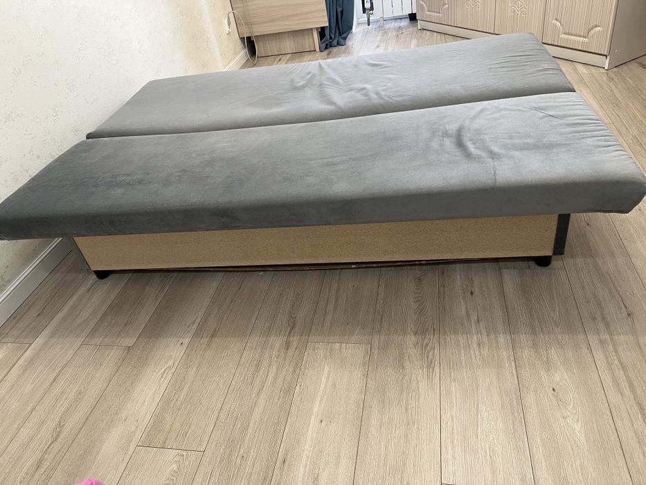 Диван-кровь раскладной с ящиком