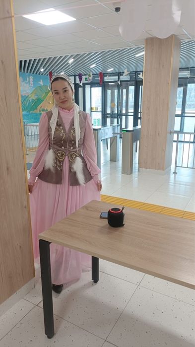 Продам платья национальные новые