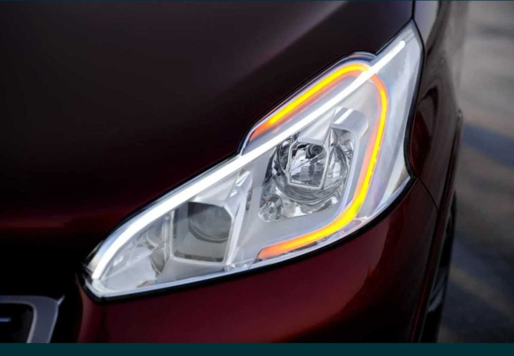 Преден ляв фар за Пежо 208 GTI