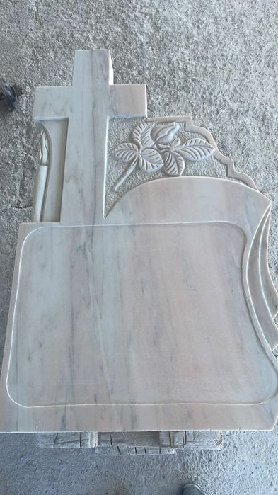 Vând Monument funerar Cruce marmură