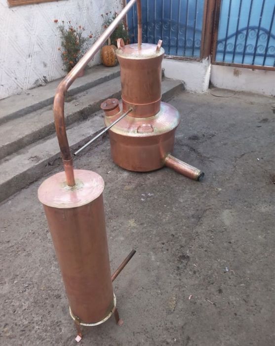 Vand un cazan de tuica