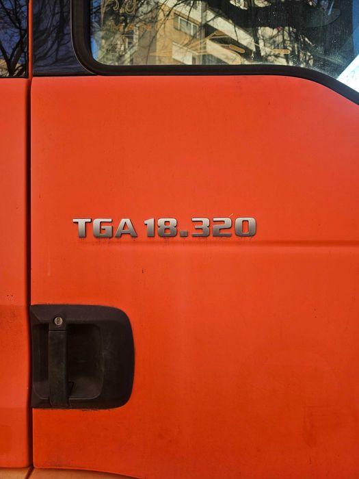 Камион MAN TGA 18.320