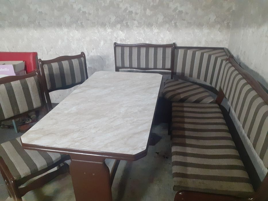 Кухени   уголок     .