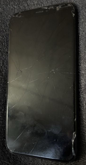 Vând telefoane nefuncționale – pentru piese/reparații