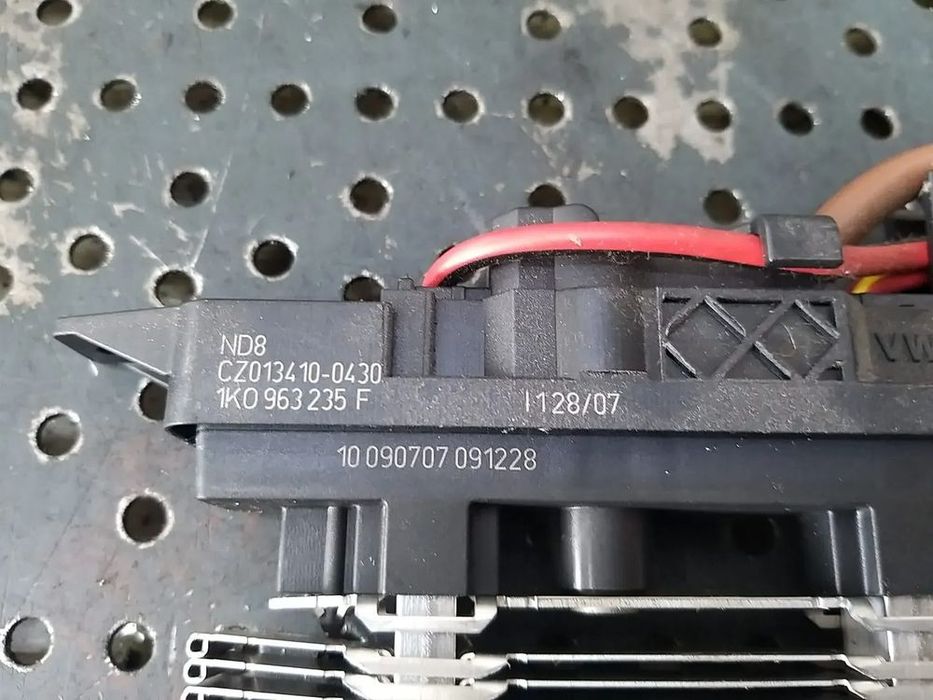Rezistenta electrica bord vw passat b6 3c cz0134100430 1k0963235f