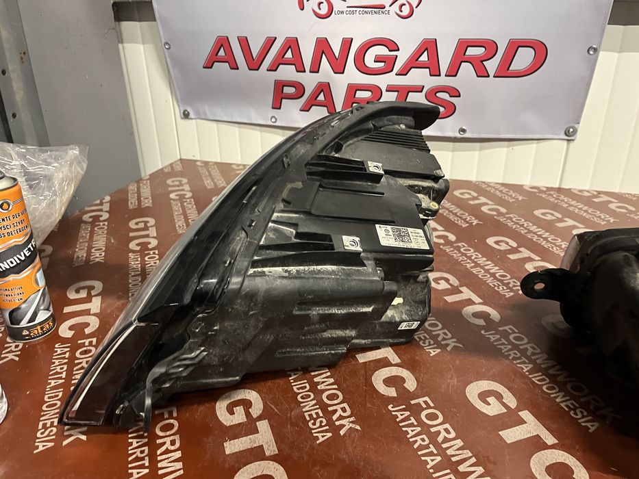 Фар VW T6 ляв LED ляв и десен