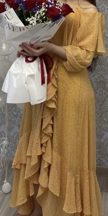 Красивые платые жолтый цветь