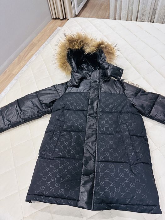 Продам детские зимние куртки